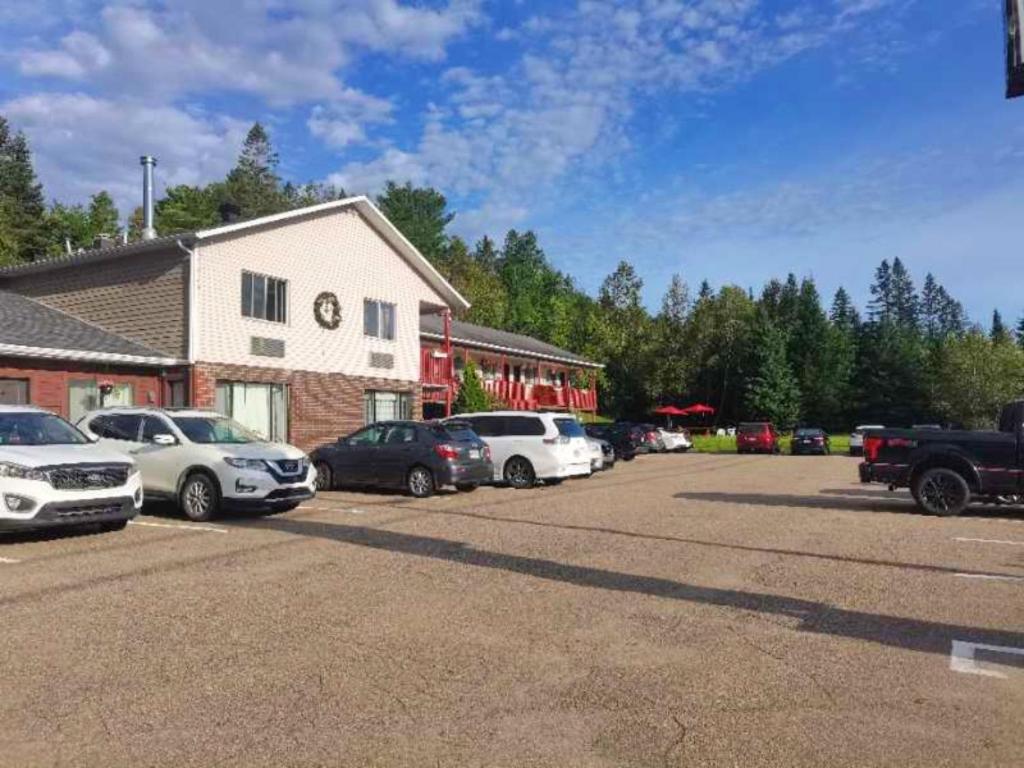 Motel Le Radisson De Val-David Bagian luar foto